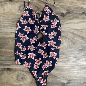 Acacia Kokomo in Isle, size Large